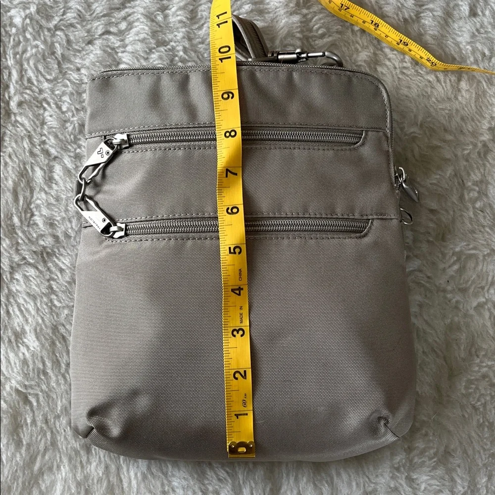 Travelon Anti-Theft Classic Slim Crossbody Taupe Grey Beige north south RFID - Picture 11 of 11